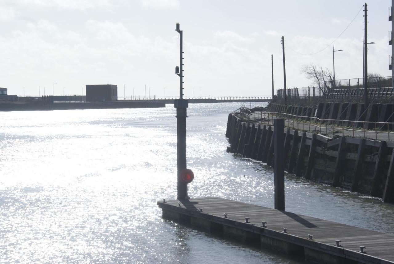 Coastal City Rooms - Waterfront Swansea Bagian luar foto